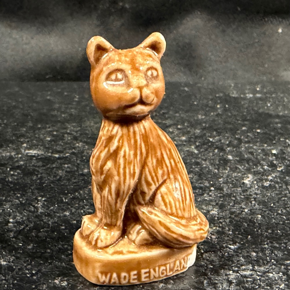 Wade England Whimsies Cat Figurine Porcelain Brown Ginger Miniature Vintage UK